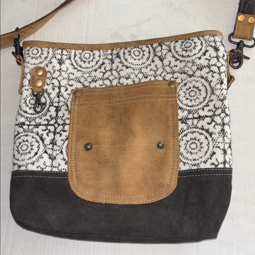 MYRA BAG BRAND..PIVOT PRINT SHOULDER BAG ADJUSTABLE STRAP TAN SUEDE DARK CANVAS